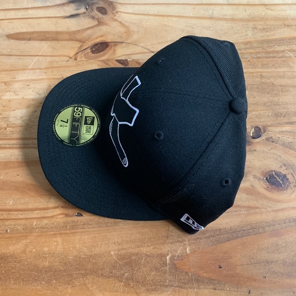 Chicago White Sox - New Era 5950 fitted Cap - Size 7 1/4 - Picture 2 of 3